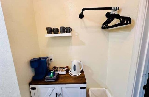 North Fork Apartment | Timberview Suite-Hot Tub-Forest Views-Sleeps 2