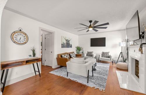 Vancouver House | Timeless Historic Home near Downtown with HOT TUB