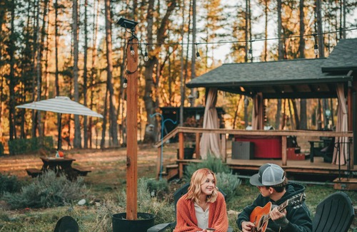 Grants Pass Cabin | Tiny Cabin in the Woods | Hot Tub & Alpaca Rescue