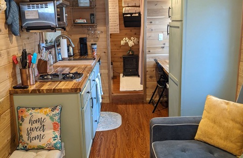 Isleton House | Tiny Home near Rio Vista and Isleton with Community Amenities!