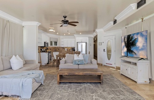 South Oceanside House | Top Notch Coastal Getaway P813-2