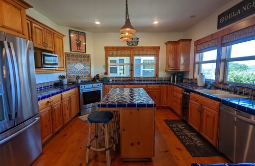 Paso Robles House | Tour de Rouge-A French Inspired Modern Farmhouse! Brand New Pool/Spa!