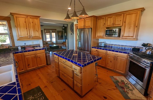 Paso Robles House | Tour de Rouge-A French Inspired Modern Farmhouse! Brand New Pool/Spa!