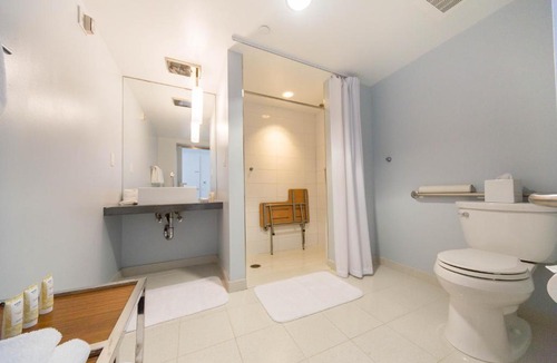 Pacific Beach Hotel | Tower 23 Hotel
