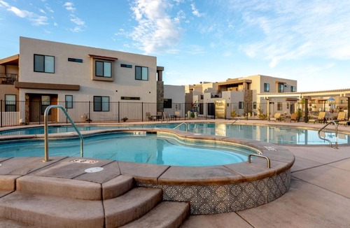 Washington House | Town Center 2298 Corner Casita 2