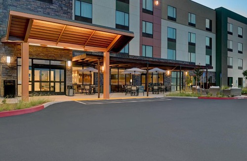 RP Sports Complex Hotel | TownePlace Suites Sacramento Airport Natomas