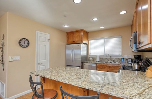 Downtown House | Townhome 1 Block Off the Sand in Downtown Pismo