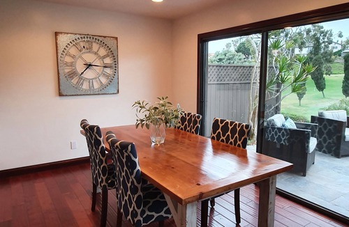 Solana Beach House | Track, Tee and Sea! On the Green, 7 min to Del Mar Race Track & beaches