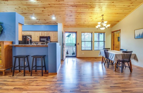 Show Low Cottage | Trails, Lake, Golf & More! Cozy Cabin in Show Low