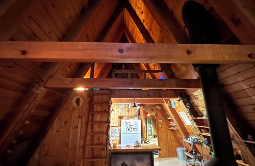 Frazier Park Cabin | Tranquil 2-bedroom cabin in wonderful Frazier Park getaway