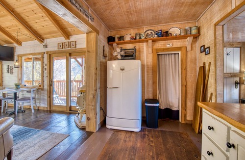 Grantsdale Cabin | Tranquil Cabin on Sleeping Child Creek