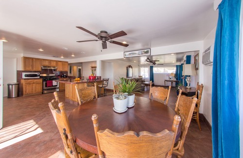 El Cajon House | Tranquil Hilltop 3BR retreat that fits 6+