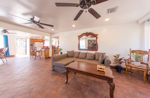 El Cajon House | Tranquil Hilltop 3BR retreat that fits 6+