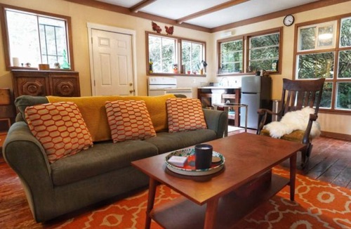 Arcata Cottage | Tranquil Redwood Hideaway with private patio and fast wifi