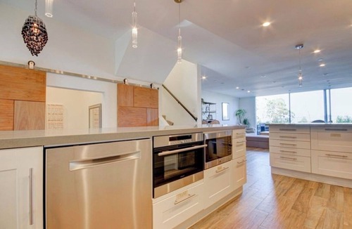 Marin City House | Tranquil townhome w/floor-to-ceiling bay view in charming Sausalito