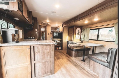 Archie Villa | Tranquil Trailside Stay