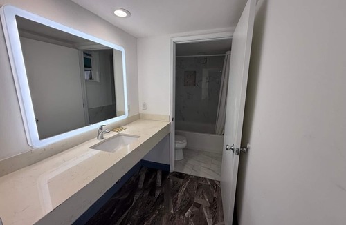 Southwest Anaheim Hotel | Travel Inn Motel
