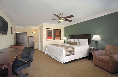 Santa Maria Hotel | Travelodge by Wyndham Santa Maria