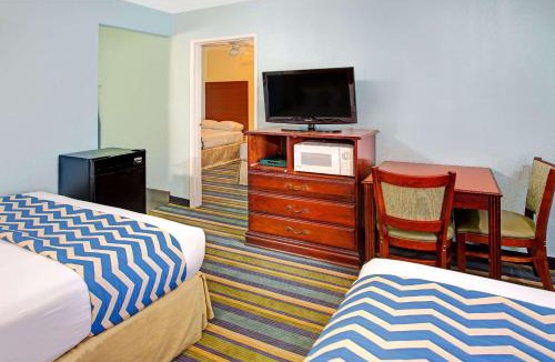 Bishop Hotel | Travelodge by Wyndham Bishop