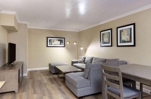 North Fremont Street Hotel | Travelodge by Wyndham Monterey Bay