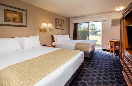 Red Bluff Hotel | Travelodge by Wyndham Red Bluff South of Redding