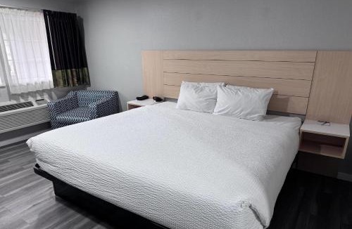 Benton Tract Hotel | Travelodge by Wyndham Redding CA