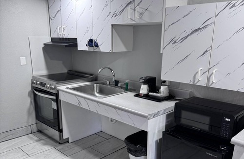 Benton Tract Hotel | Travelodge by Wyndham Redding CA