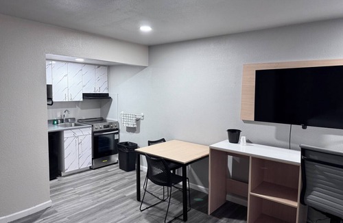 Benton Tract Hotel | Travelodge by Wyndham Redding CA