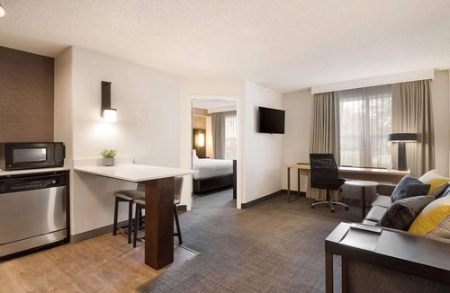Reno/Tahoe Airport Hotel | Traverse Fleischmann Planetarium and Science Center! Two Captivating Units!