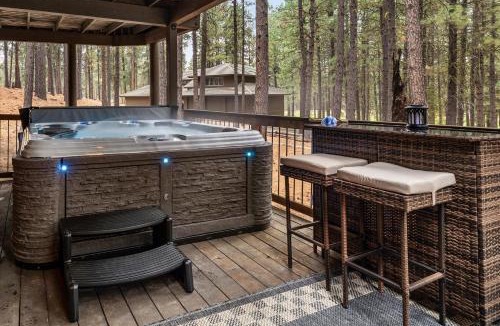 Black Butte Ranch House | Treehouse Cabin Hot Tub Sauna Game Room