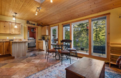Crescent City Cabin | Treetop Cottage on the River
