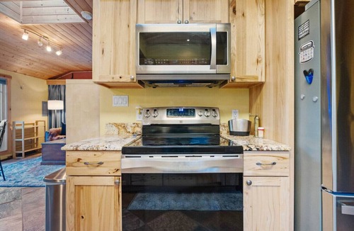 Crescent City Cabin | Treetop Cottage on the River