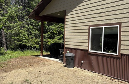 Trout Creek Apartment | Tremendous 1-bedroom studio in quaint Trout Creek perfect for getaway