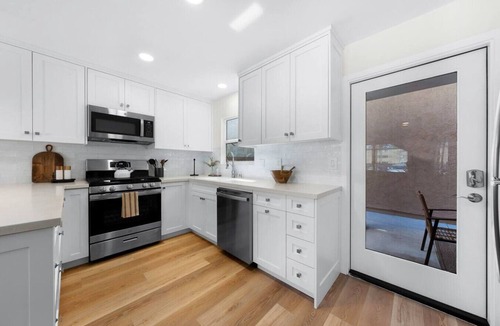 Mission Hills Apartment | Trendy Mission Hills Condo, Parking, Central