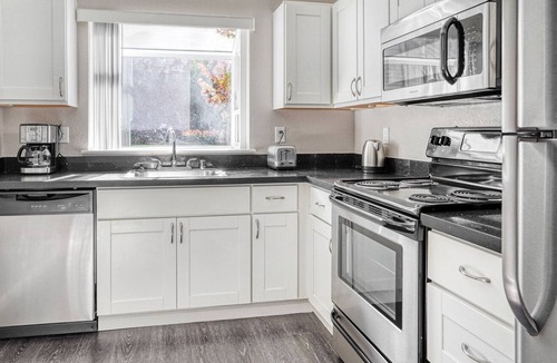 Willow Glen Apartment | Trendy San Jose Townhome w/ Pool & Gym, near highways, by Blueground