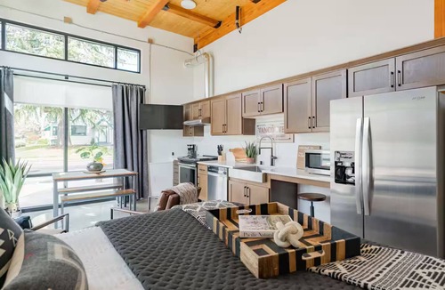 Hough Apartment | Trendy Studio in Uptown Village Vancouver WA