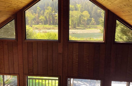 Salyer House | Trinity River Cabin, Peaceful retreat in nature, Swim, Fish, Raft. Willow Creek