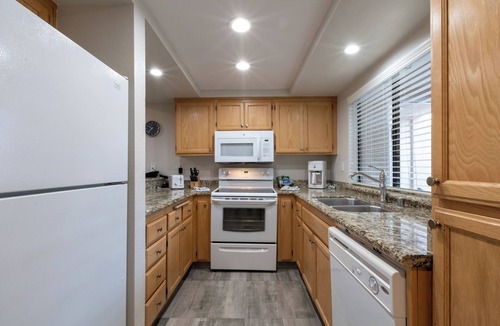 Baristo Hotel | Triple 2-BR Escape! Full Kitchens, Outdoor Pools, Games, Bike Routes & Gym!