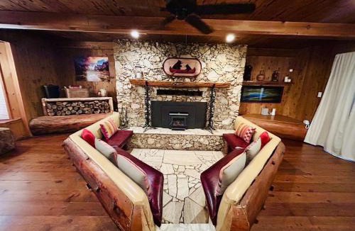 Wishon House | Tripps Landing-Pet Friendly-Sleeps 10