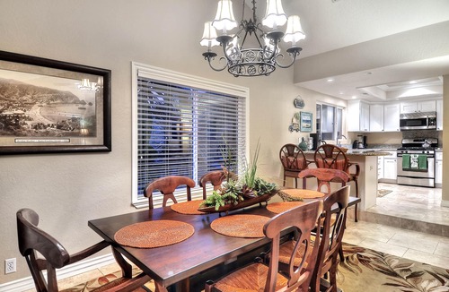 San Clemente Condo | Tropical home with loft, spacious deck, & outdoor dining - walk to the beach