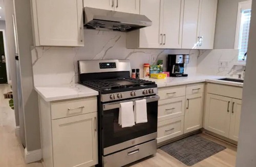 Cherryland Condo | Tropical Modern Oasis With Fully Fenced Yard 22409