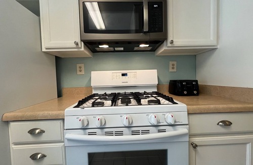 South Mission Beach House | Tropical Retreat! Just steps to the surf & sunsets!