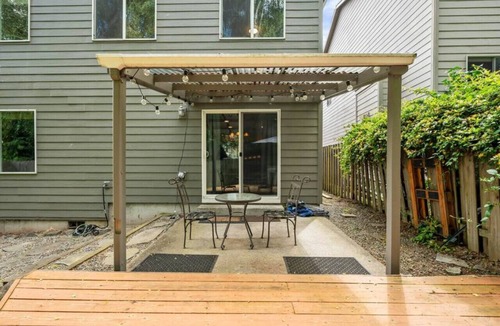 Troutdale House | Troutdale Treasure: Spacious 3BR, 3 Bath Home in Edgefield!