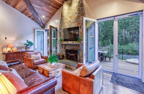 Tahoe City House | Truckee River House Sleeps 14 Minutes to Palisades