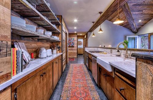 Tahoe City House | Truckee River House Sleeps 14 Minutes to Palisades