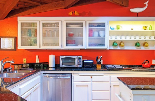 Northwood House | True North: Riverfront 3 Bed 2.5 Bath, Hot Tub, Private Beach, Boats, + Pets OK