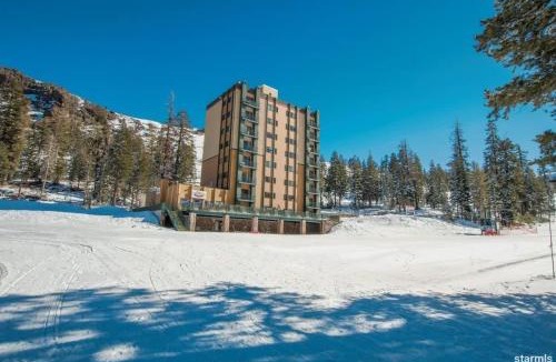 Kirkwood House | True Ski in out Large 2 bdrm Mtn Views 4 beds