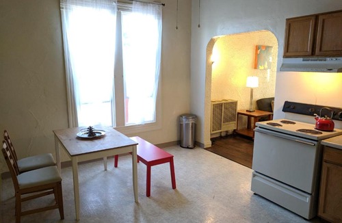 Vallejo Apartment | Two-Bedroom Apartment near Napa, Six Flags & Freeway