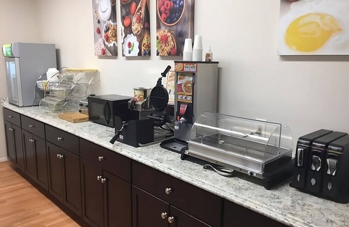 St. Michaels Hotel | Two Double Beds near Navajo Nation Museum 3.9mi | Free Hot Breakfast & Sauna