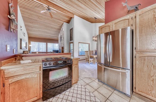 Sunriver House | Two-level family home w/free WiFi, private hot tub, W/D, AC + SHARC passes